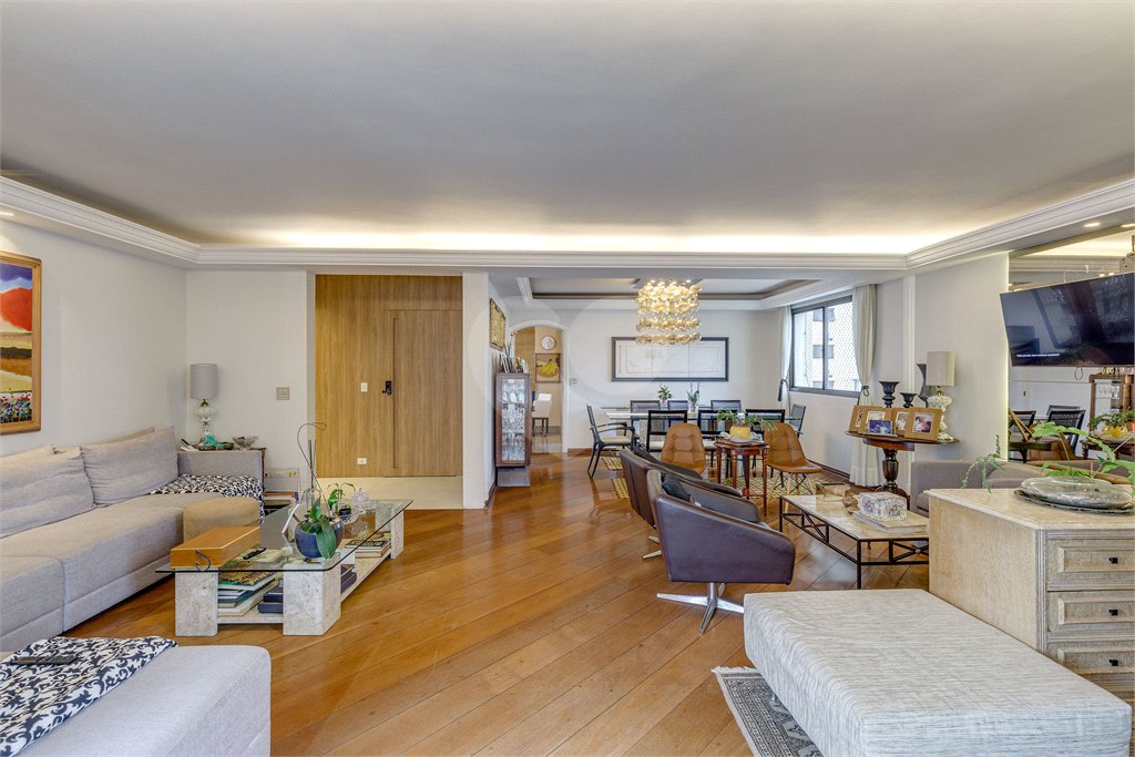 Apartamento à venda com 4 quartos, sendo 2 suítes, em Campo Belo, São Paulo, SP