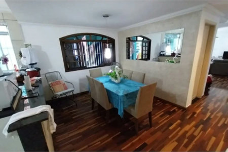 Sobrado à venda com 4 quartos, sendo 1 suíte,  em Vila Prel, São Paulo, SP