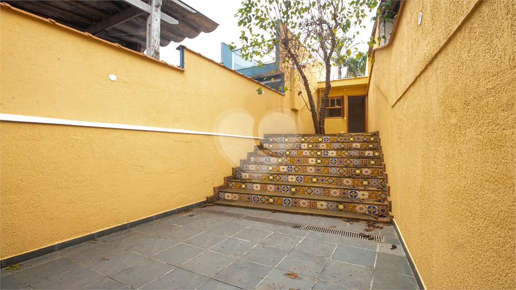 Sobrado à venda com 4 quartos, sendo 1 suíte, em Jardim Peri Peri, São Paulo, SP