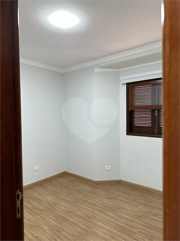 Casa à venda com 3 quartos, sendo 1 suíte, no condomínio Residencial Morada do Horto, São Paulo - SP