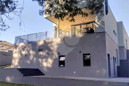 Casa à venda ou para alugar com 4 suítes no Centro, Jambeiro, SP