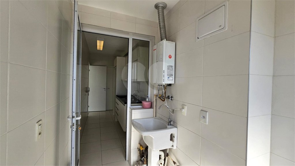 Apartamento à venda ou para alugar com 3 quartos, sendo 2 suítes, em Vila Anastácio, São Paulo, SP