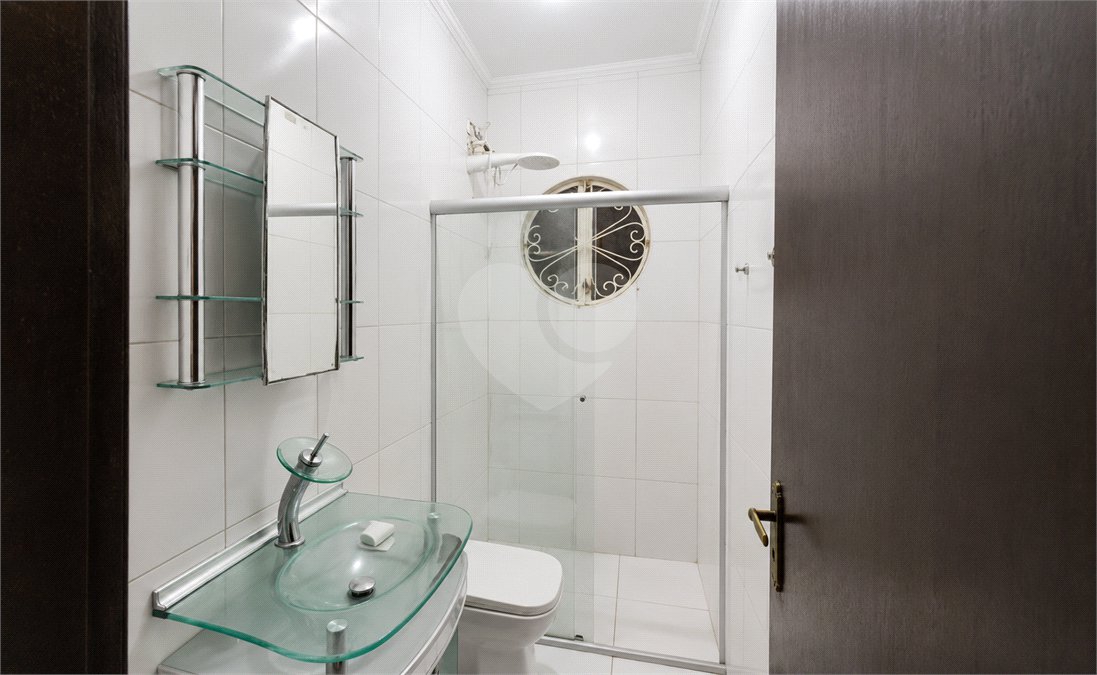 Sobrado à venda com 5 quartos, sendo 2 suítes, em Parque das Nações, Santo André, SP