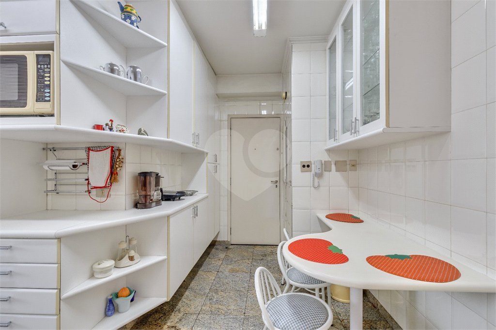 Apartamento à venda com 3 suítes em Campo Belo, São Paulo, SP
