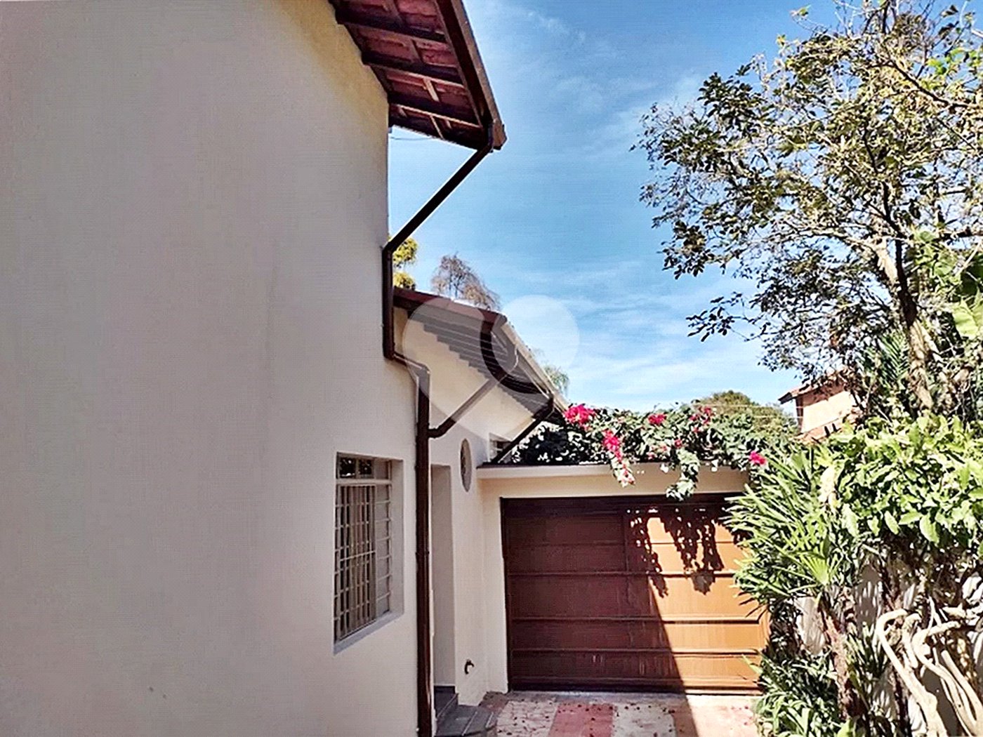 Sobrado à venda com 4 quartos, sendo 1 suíte, em Tremembé, São Paulo, SP