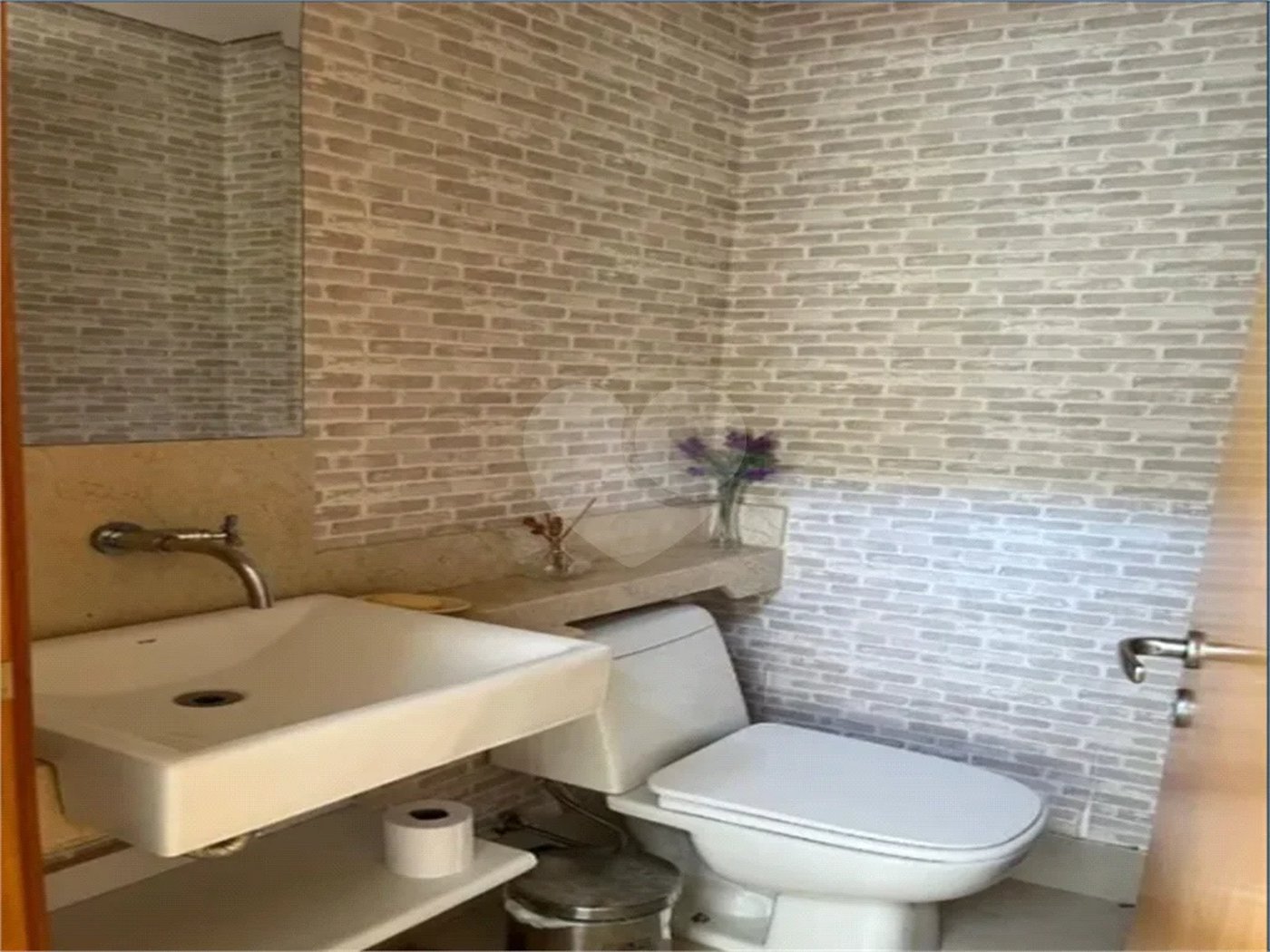 Casa à venda com 5 quartos, sendo 2 suítes,  no Centro, Itupeva, SP