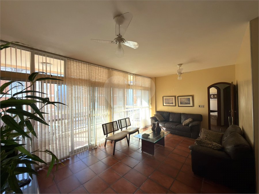 Apartamento à venda com 3 quartos, sendo 1 suíte, em Vila Nova, Cabo Frio, RJ