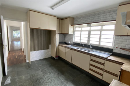 Sobrado à venda com 3 quartos, sendo 1 suíte, em Brooklin Velho, São Paulo, SP