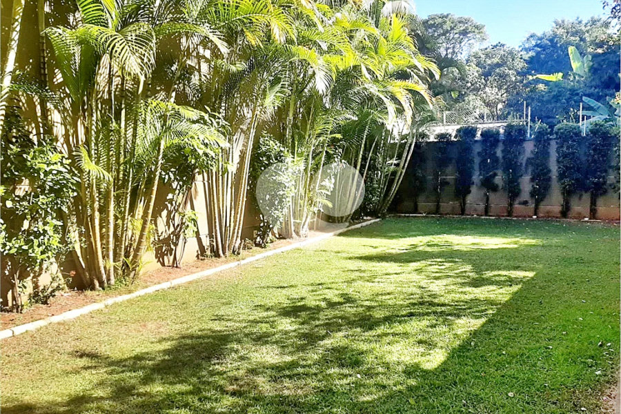 Casa à venda com 5 quartos, sendo 2 suítes, no condomínio Florada da Serra, São Paulo - SP