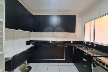 Casa à venda com 3 quartos, sendo 1 suíte, no condomínio Ponta de Leste, São Paulo - SP