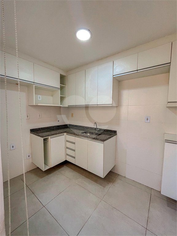 Casa à venda com 4 quartos, sendo 1 suíte, no condomínio Imperial Santa Cruz, Rio de Janeiro - RJ