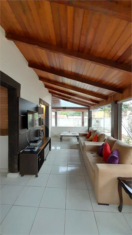 Casa à venda com 3 quartos, sendo 1 suíte,  em Retiro das Fontes, Atibaia, SP