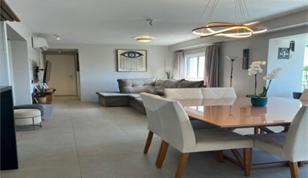 Apartamento à venda com 3 suítes em Jardim Caboré, São Paulo, SP