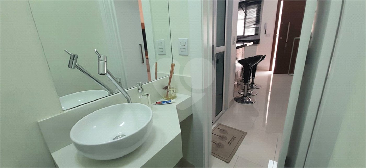 Casa à venda com 3 quartos, sendo 1 suíte, no condomínio Residencial Gran Veiga, São Paulo - SP