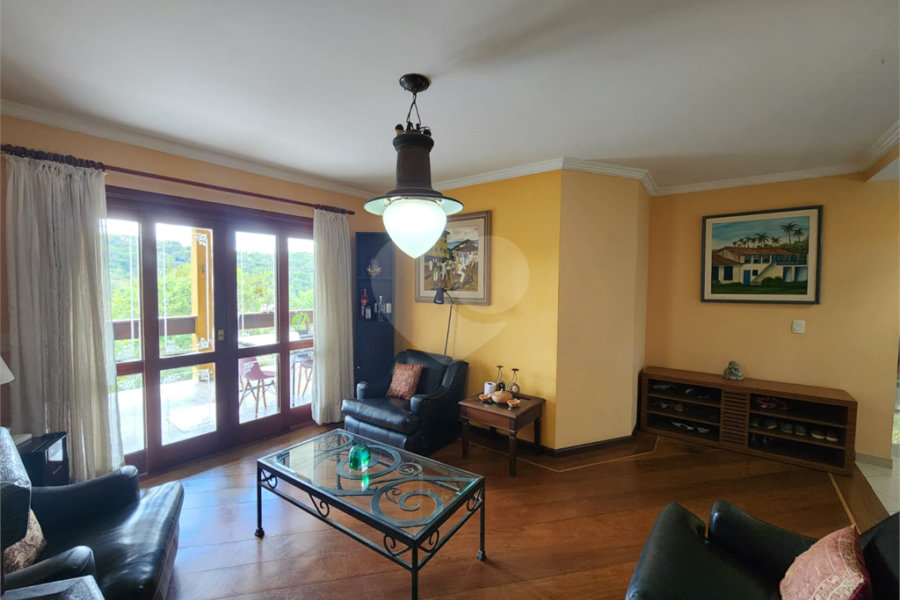 Casa à venda com 5 suítes no condomínio Suíça da Cantareira, Mairiporã - SP