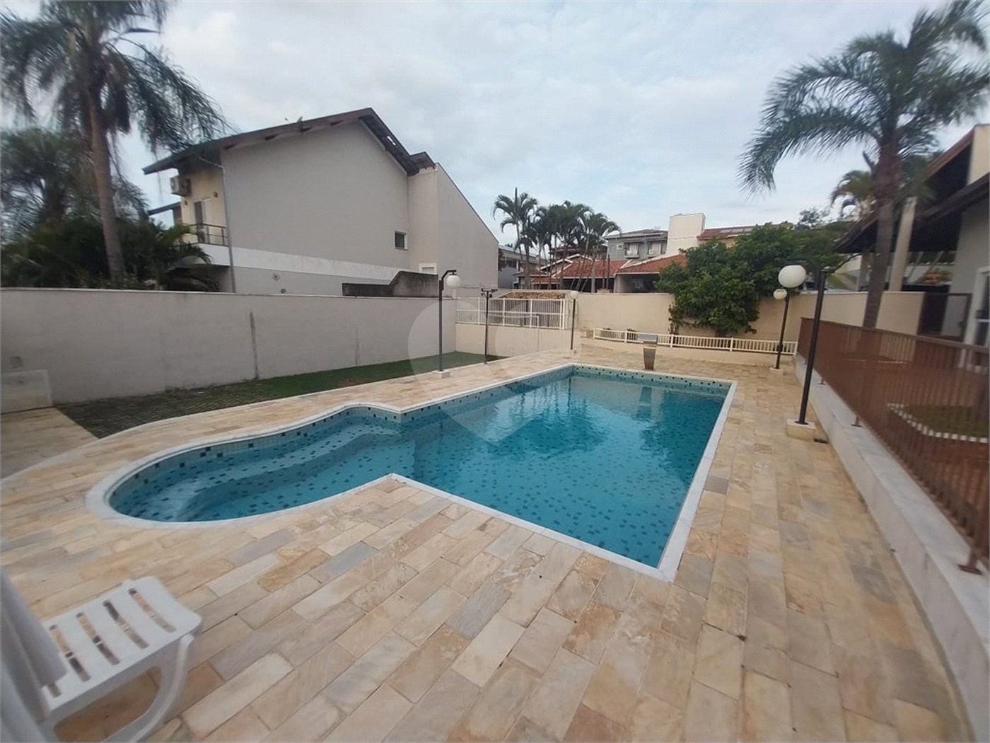 Casa Térrea Disponível para Locação e Venda no Condomínio Vilaggio Capriccio