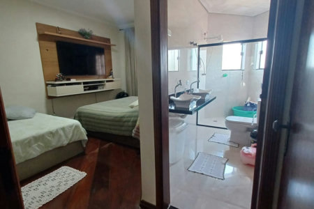 Casa à venda com 3 quartos, sendo 1 suíte, em Jardim Rosana, Guarulhos, SP