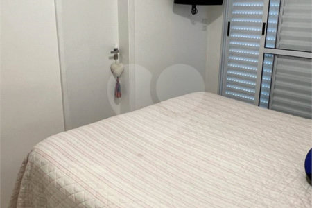 Casa à venda com 2 suítes no condomínio Jd. Avelino II, São Paulo - SP