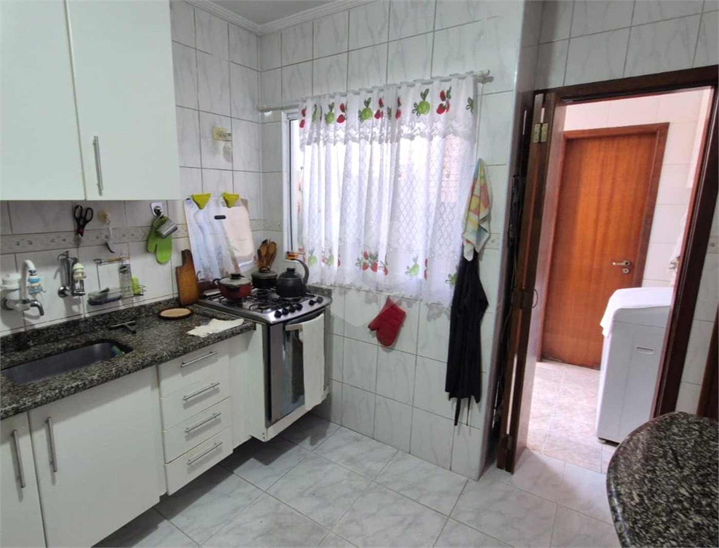 Casa à venda com 3 quartos, sendo 1 suíte, no condomínio Indefinido_ernani Pinto_439, São Paulo - SP