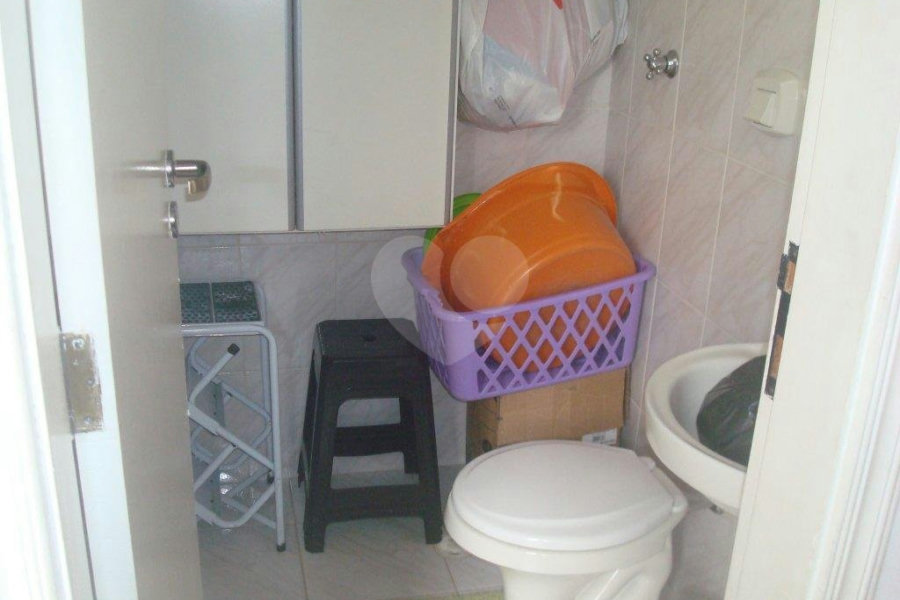 Sobrado à venda com 3 quartos, sendo 1 suíte,  em Parque Peruche, São Paulo, SP