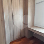 Casa à venda com 3 quartos, sendo 1 suíte, no condomínio Residencial Jardins, São Bernardo do Campo - SP
