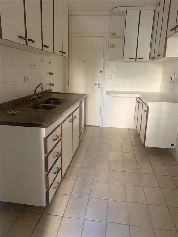 Apartamento para alugar com 3 quartos, sendo 1 suíte, em Cidade Monções, São Paulo, SP