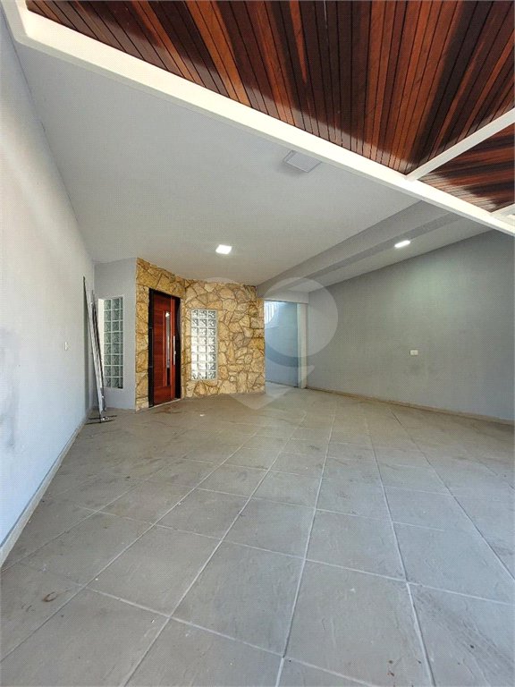 Sobrado à venda com 3 quartos, sendo 1 suíte,  em Jardim Ana Rosa, Suzano, SP