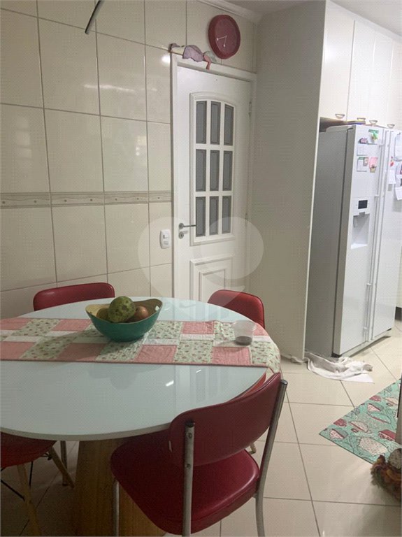 Casa à venda com 3 quartos, sendo 1 suíte, no condomínio Traituba, São Paulo - SP