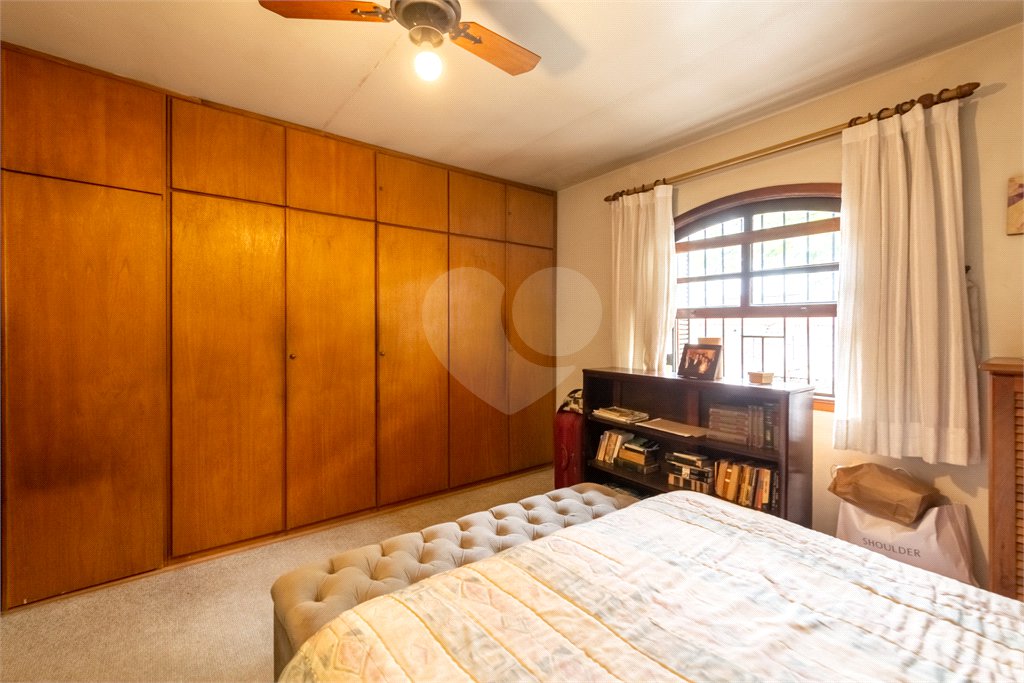 Casa à venda com 4 quartos, sendo 2 suítes, em Campo Belo, São Paulo, SP