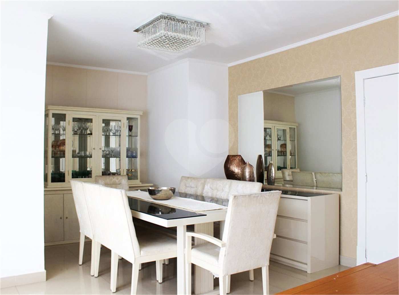 Casa Térrea à venda com 3 quartos, sendo 2 suítes,  em Vila Galvão, Guarulhos, SP