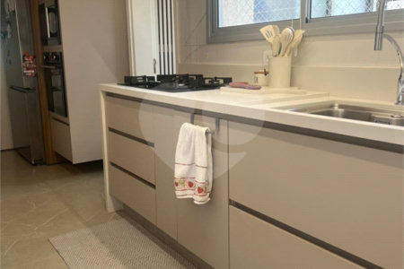 Apartamento à venda com 3 suítes em Jardim Marajoara, São Paulo, SP
