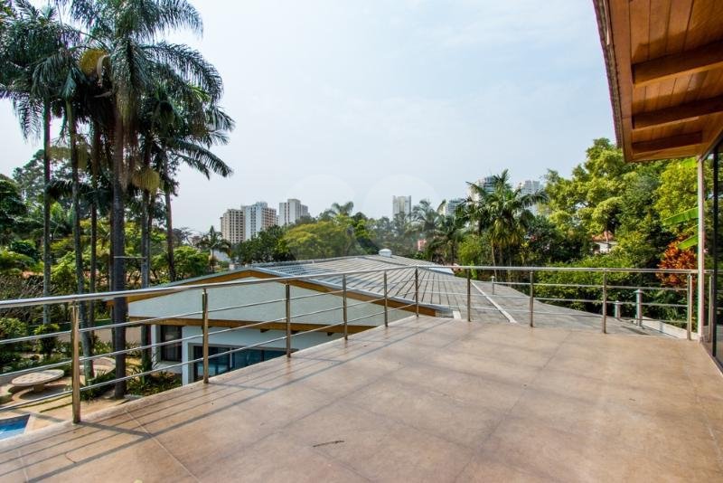 Casa Térrea à venda com 5 suítes em Jardim Marajoara, São Paulo, SP