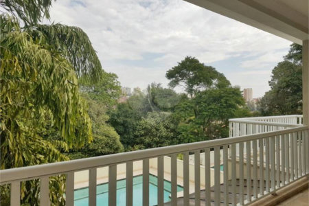 Casa à venda com 4 suítes no condomínio Vilaretto, São Paulo - SP
