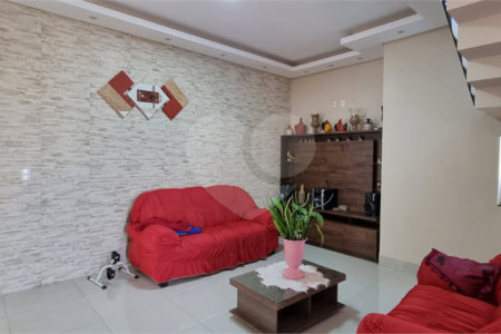 Casa à venda com 3 quartos, sendo 1 suíte, no condomínio Chácaras do Lago, Vinhedo - SP