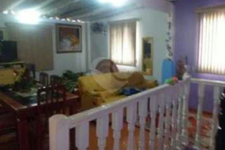 Casa à venda com 2 quartos, sendo 1 suíte, no condomínio Travessa Carmem Lúcia Carneiro,88, São Paulo - SP