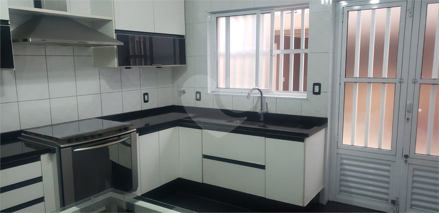 Sobrado à venda com 3 quartos, sendo 1 suíte, em Vila Medeiros, São Paulo, SP