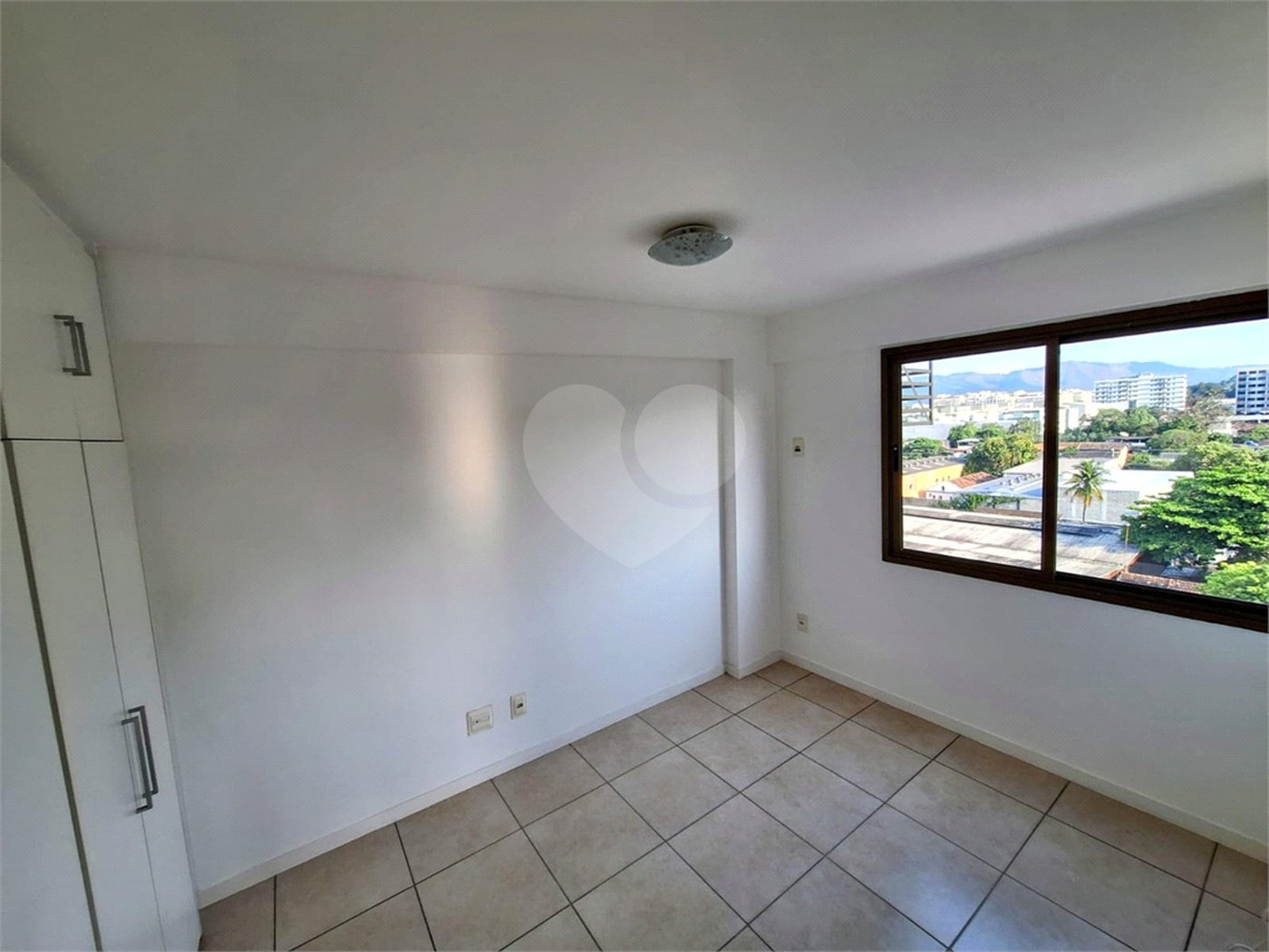 Apartamento à venda com 3 quartos, sendo 1 suíte, em Campo Grande, Rio de Janeiro, RJ