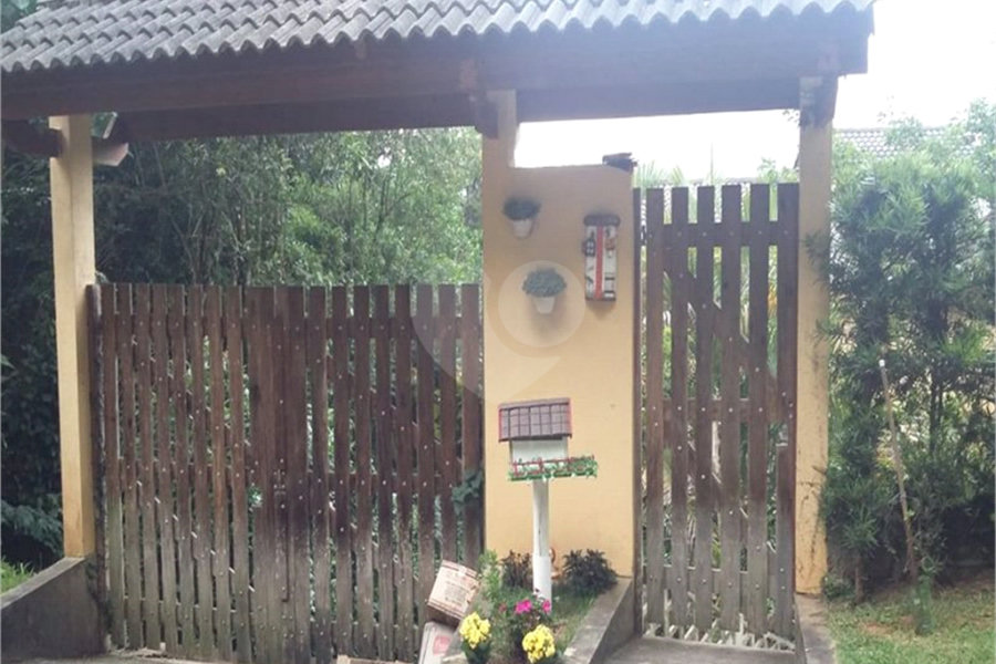 Casa à venda com 5 quartos, sendo 2 suítes, no condomínio Alpes da Cantareira, Mairiporã - SP