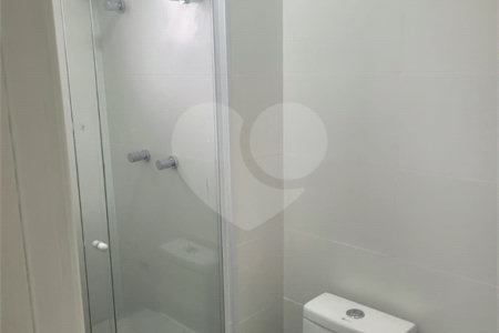 Apartamento à venda com 3 quartos, sendo 1 suíte, em Conjunto Residencial Irai, Suzano, SP