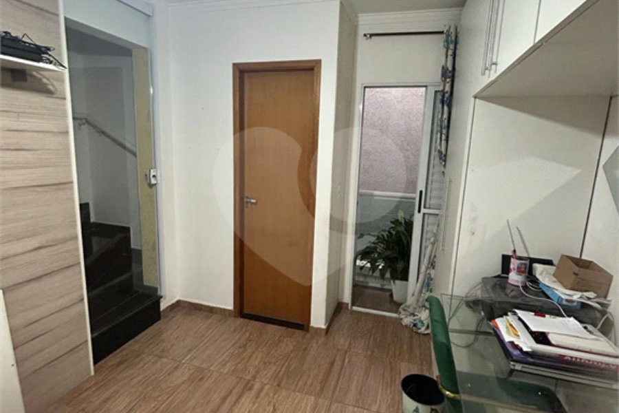 Casa à venda ou para alugar com 3 quartos, sendo 2 suítes,  no condomínio Residencial Erika, São Paulo - SP