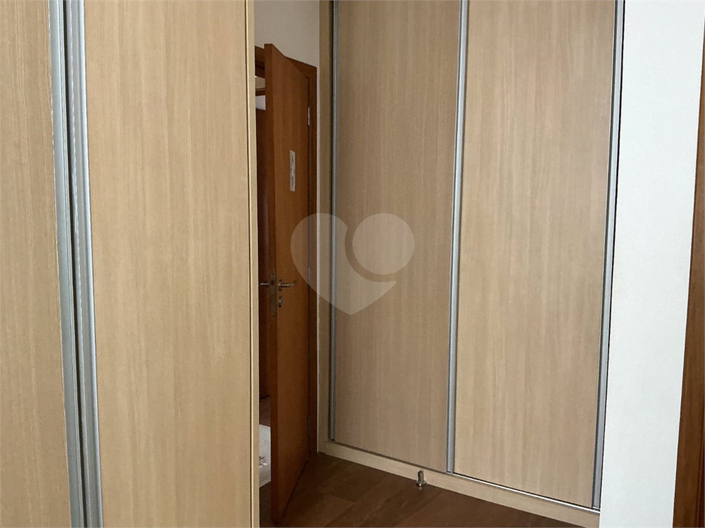 Apartamento à venda com 4 quartos, sendo 1 suíte, em Tremembé, São Paulo, SP