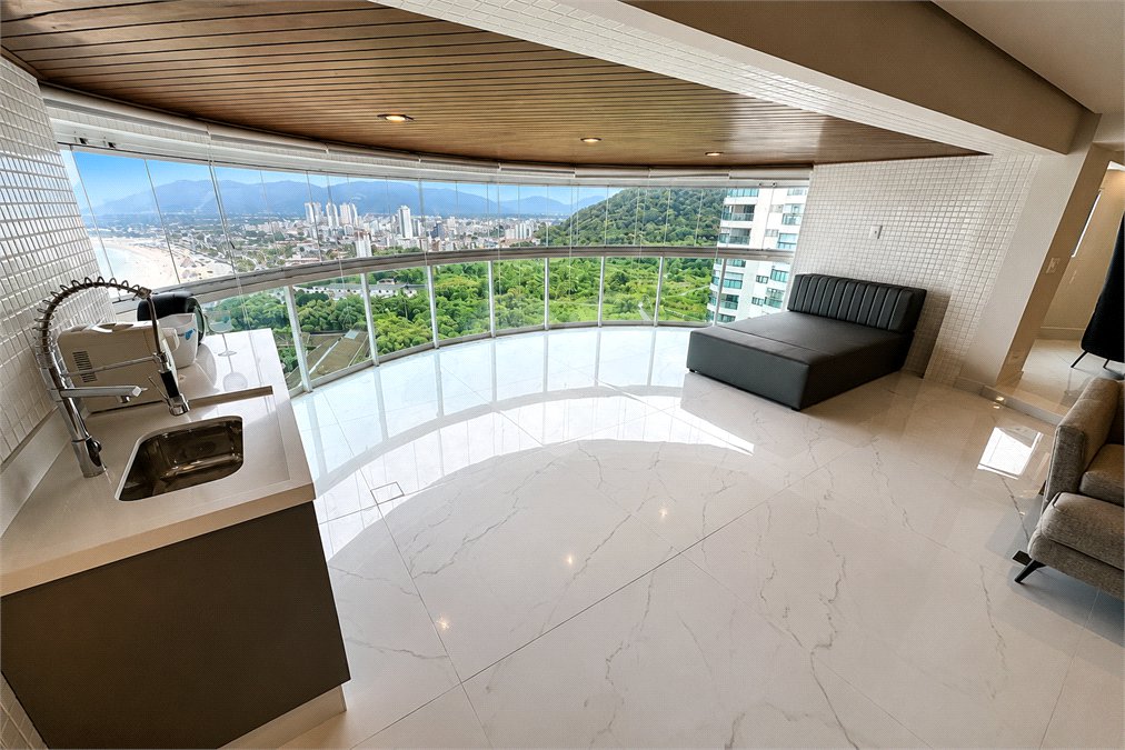 Apartamento à venda com 5 suítes em Parque Enseada, Guarujá, SP