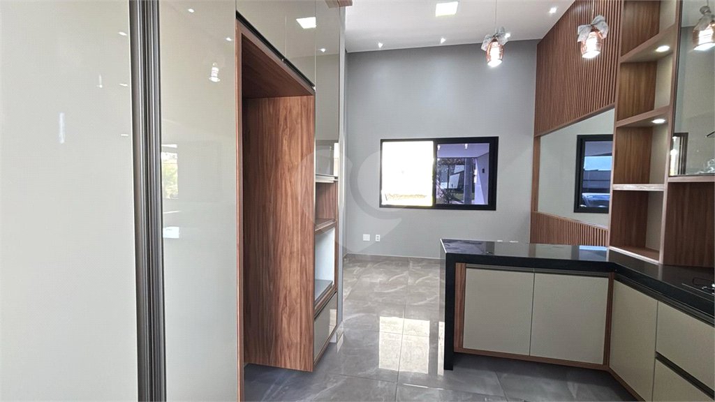 Casa à venda com 3 quartos, sendo 1 suíte, no condomínio Vila Paraty, Indaiatuba - SP