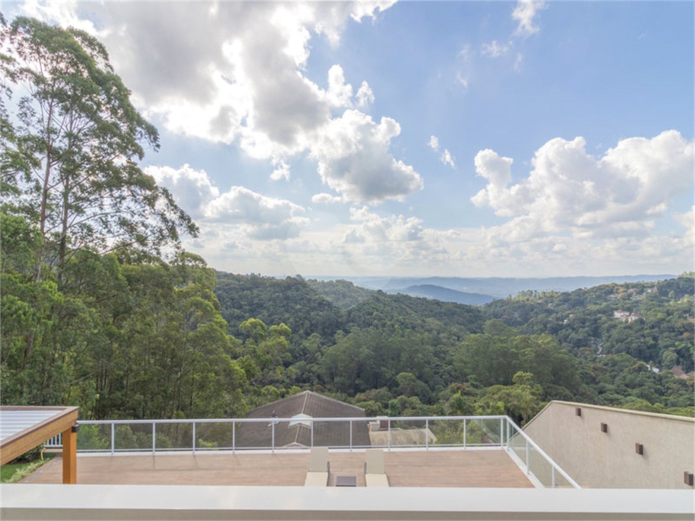 Casa à venda com 3 suítes no condomínio Parque Imperial da Cantareira, Mairiporã - SP