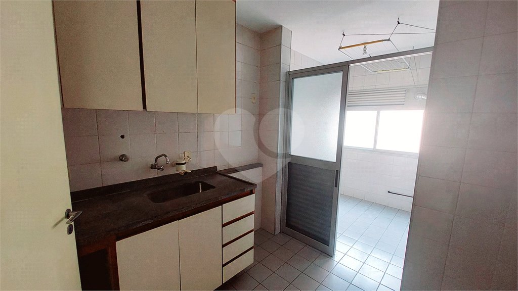 Apartamento à venda com 3 quartos, sendo 1 suíte, em Vila Olímpia, São Paulo, SP