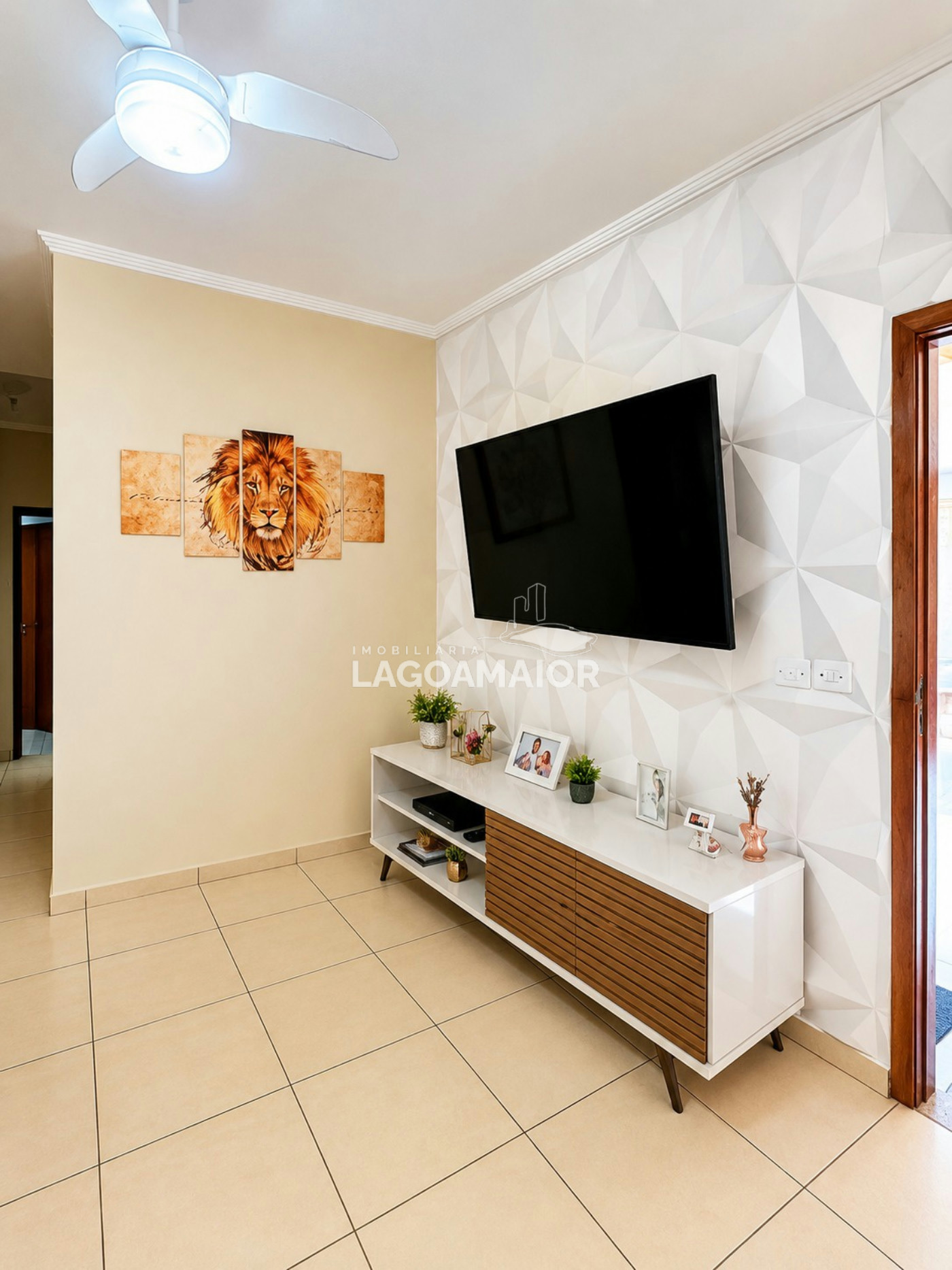 Casa à venda com 3 quartos, sendo 1 suíte, em Jardim dos Ipes, Três Lagoas, MS