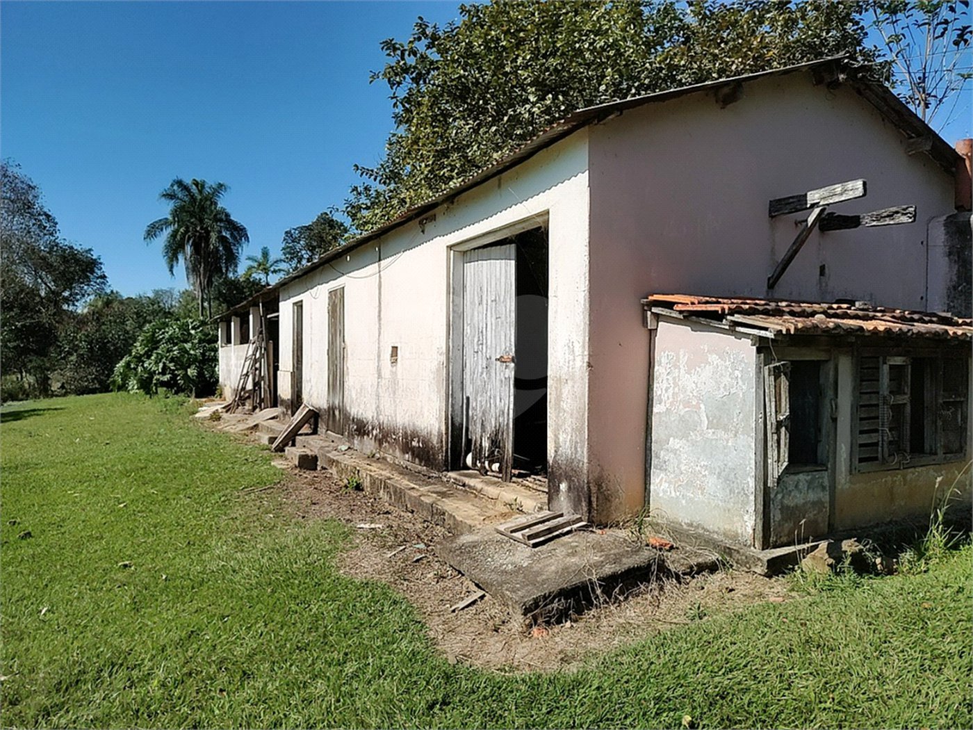 Sítio à venda com 3 quartos, sendo 1 suíte,  em Da Barra, Salto de Pirapora, SP