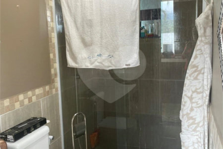 Sobrado à venda com 2 quartos, sendo 1 suíte, em Estância Balneária Hawai, Caraguatatuba, SP