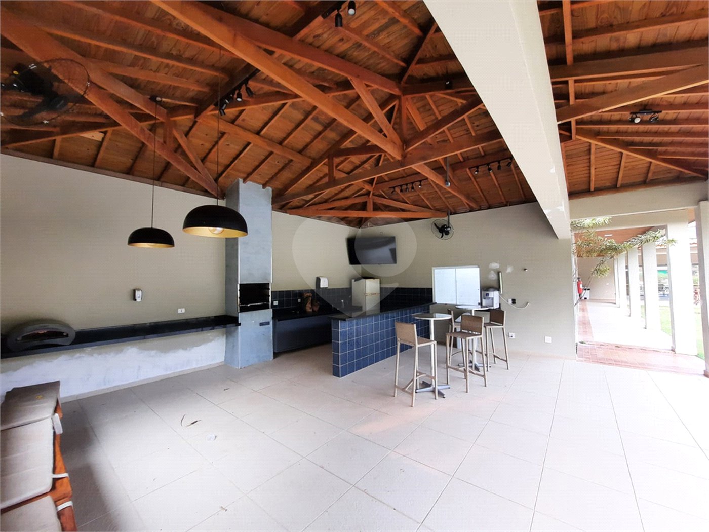Casa à venda com 3 suítes no condomínio Ecovillagio, São Roque - SP