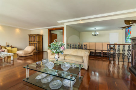 Apartamento à venda com 3 quartos, sendo 1 suíte,  em Santa Cecília, São Paulo, SP